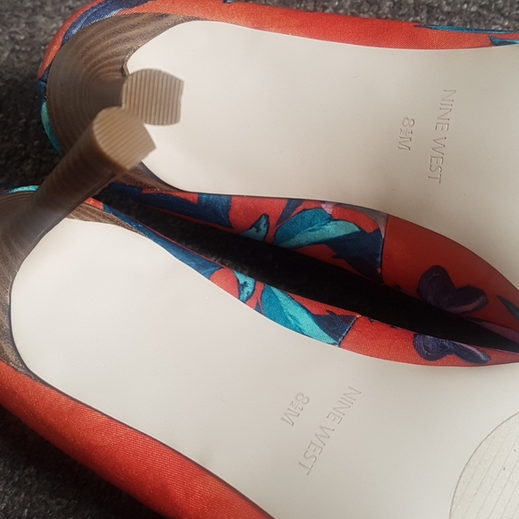 Pumps - Picture 6 of 6